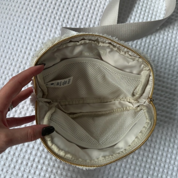 Lululemon Fuzzy Belt Bag - Picture 2 of 3